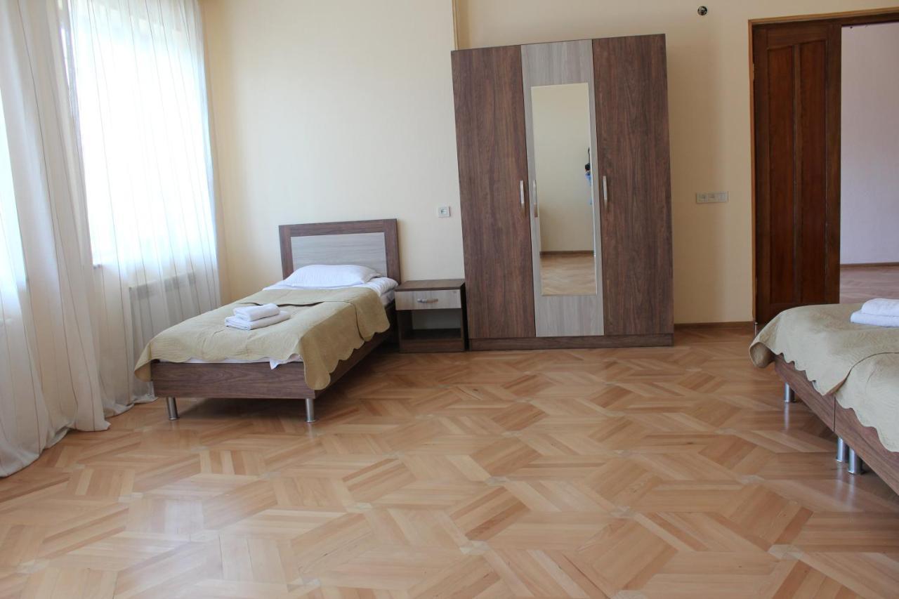 Big House Hotel Tbiliszi Kültér fotó