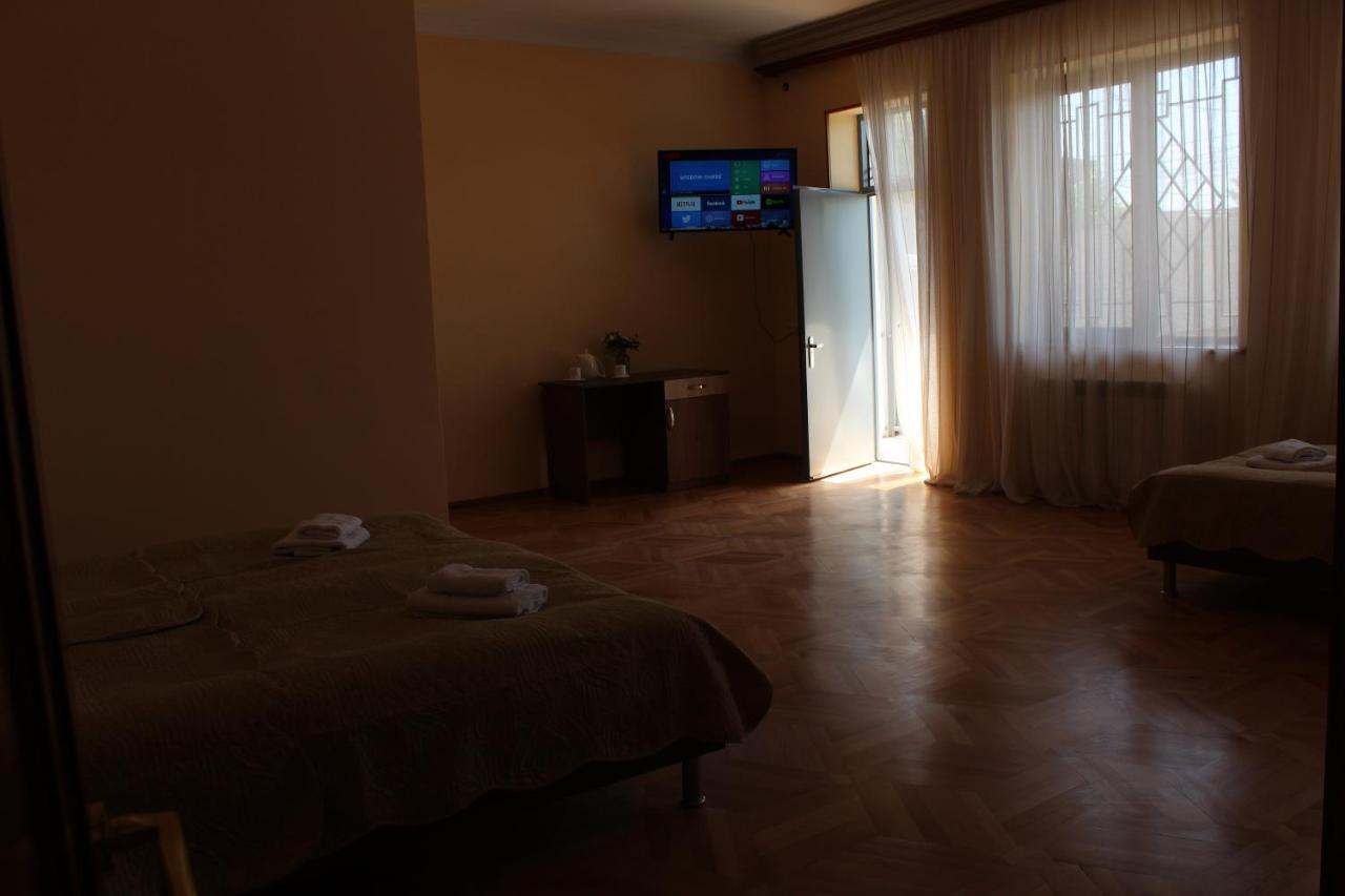 Big House Hotel Tbiliszi Kültér fotó