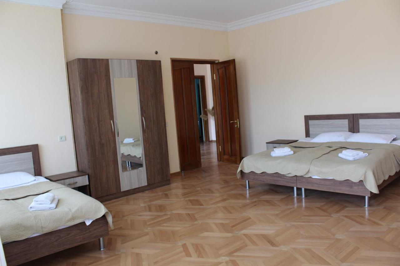 Big House Hotel Tbiliszi Kültér fotó